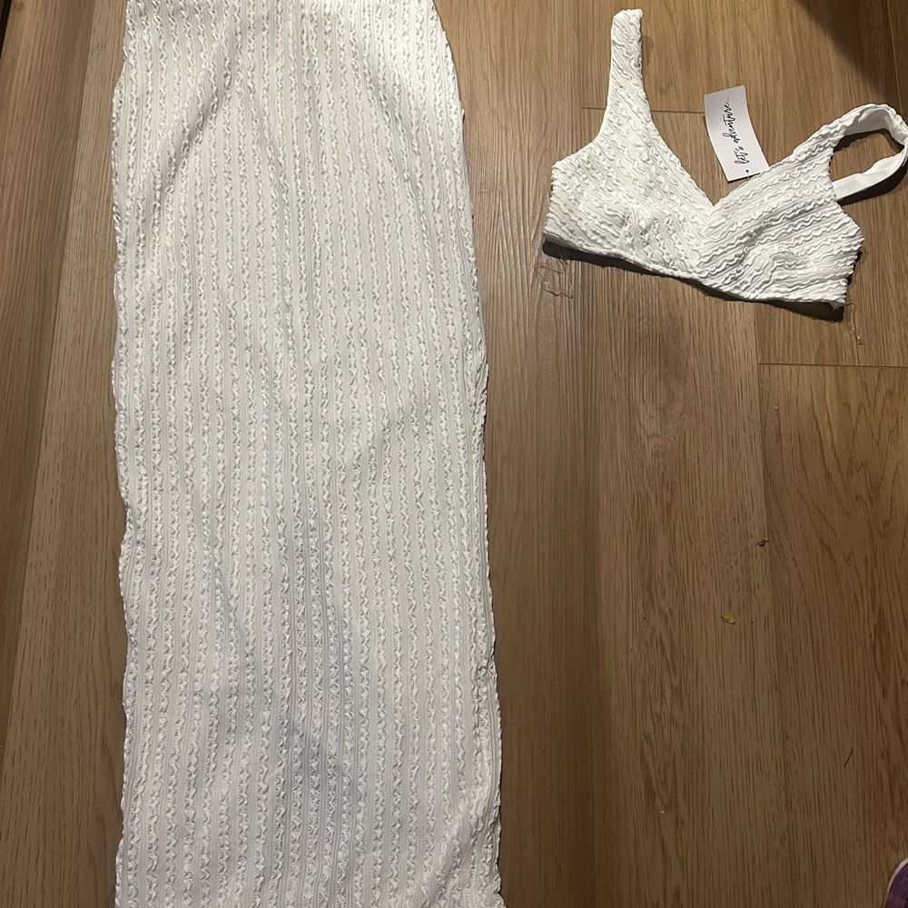 Elegant White Textured Set